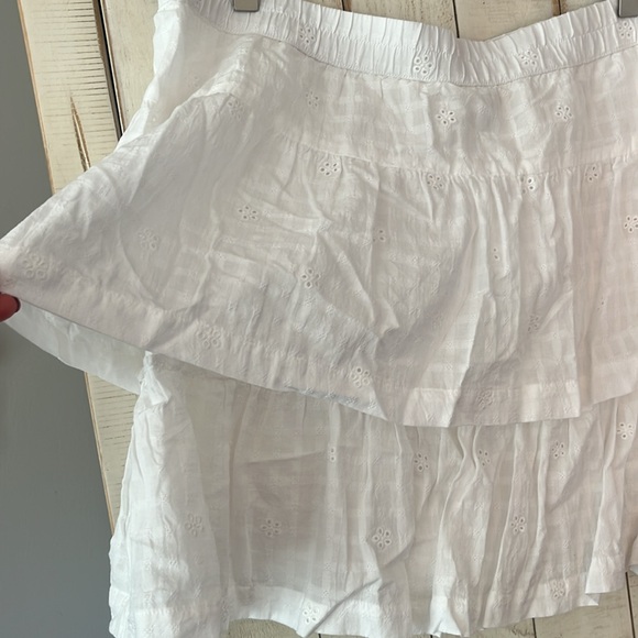 Universal Thread White Ruffle Skirt - Picture 2 of 3